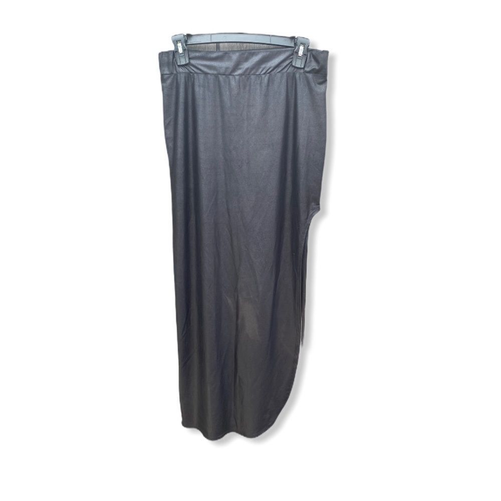 NaNa Shiny Black Skirt